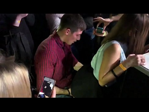 ❤️ ရုရှားနိုက်ကလပ်တစ်ခုတွင် အမှန်တကယ် လိင်ဆက်ဆံခြင်း။ အသက် 18 နှစ်အရွယ် ရုရှားမိန်းကလေးတစ်ဦး နိုက်ကလပ်တွင် စအိုနှင့်အင်္ဂါဇာတ်ဖြင့် ဖောက်ထွင်းခံခဲ့ရသည်။ Porn ဗီဒီယို my.porn-evooli.ru ️❤